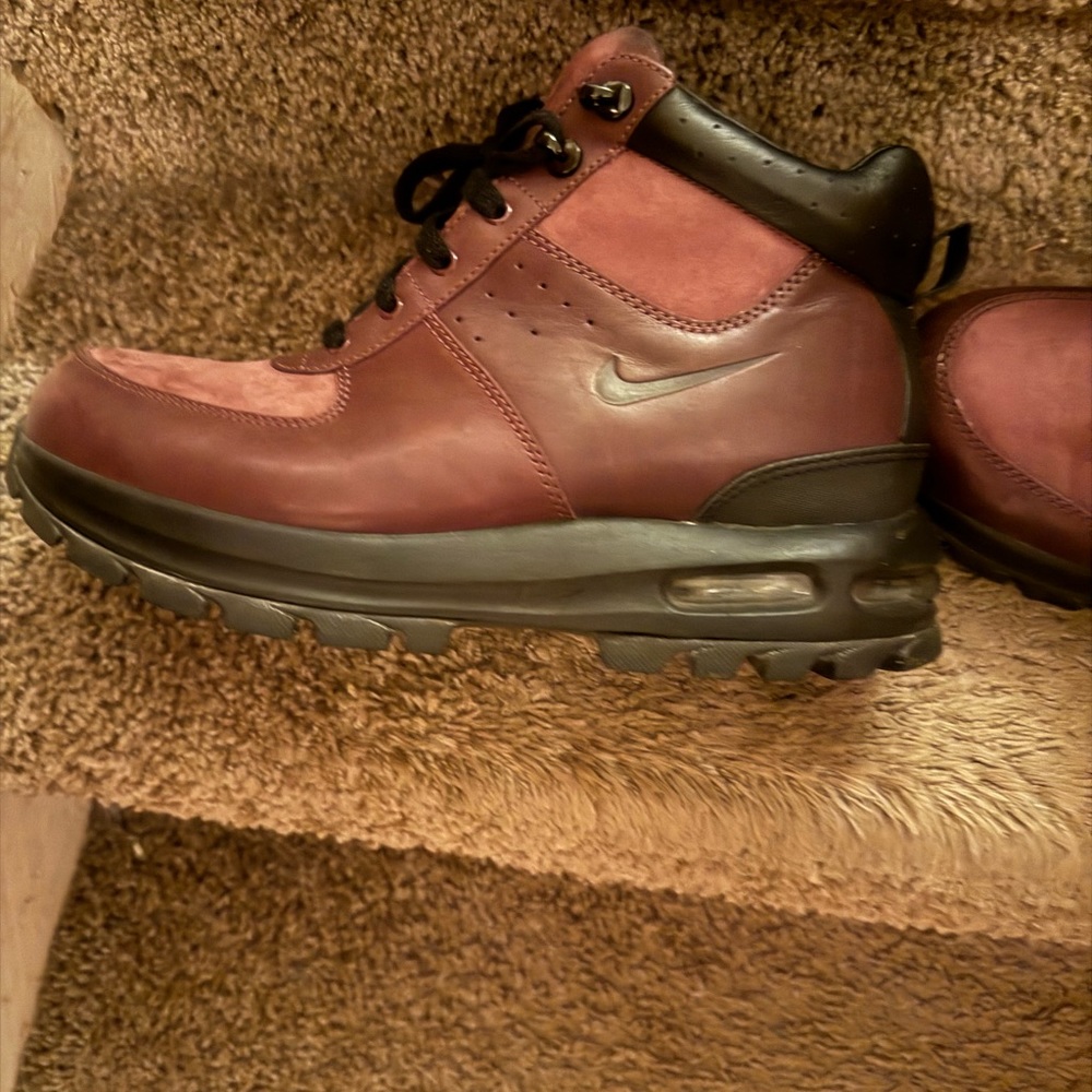 Nike Ace boots size “9” men’s only worn twice still looks brand new $50